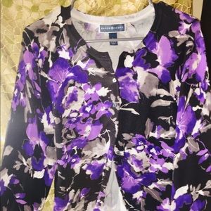 5/$25🌟Gorgeous Plum & Black Floral Cardigan🌟